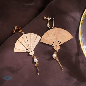Boucles d'oreilles éventail en métal doré élégant