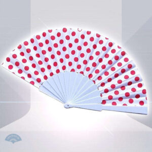 Éventail à pois rouges, accessoire élégant pour l'été