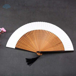 Éventail en bambou blanc, accessoire élégant et traditionnel japonais