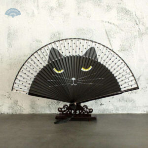 Éventail noir avec motif de chat, élégant et pratique