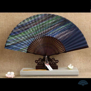 Variantes d'éventails chinois en origami, couleurs et motifs variés