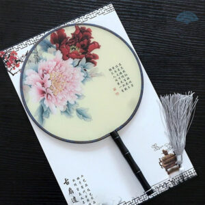 Éventail japonais décoré de fleurs colorées
