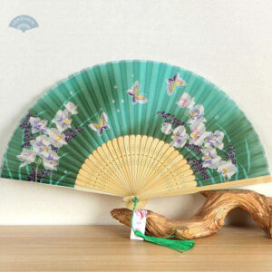 Éventail japonais vert élégant et traditionnel