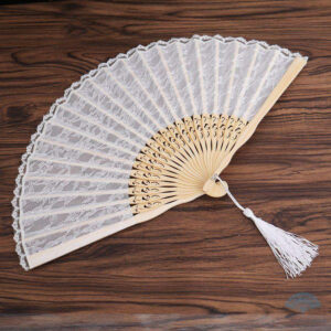 Accessoire de mariage blanc, parfait pour les événements