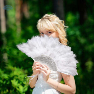 Accessoire de mariage en plumes, parfait pour les cérémonies