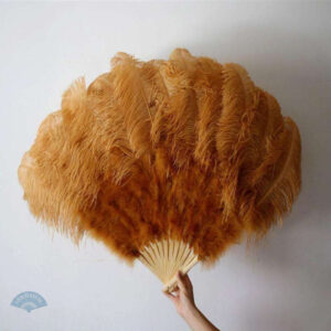 Eventail en plumes champagne cabaret élégant