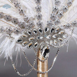 Éventail décoratif en plumes, accessoire chic pour célébrations