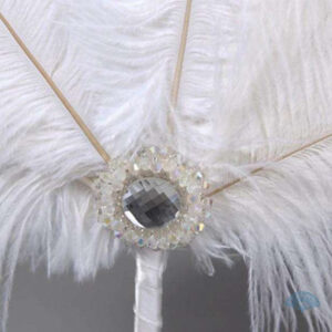 Accessoire raffiné en plumes pour une touche de sophistication