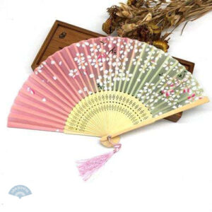 Éventail sakura, couleurs vertes et roses, accessoire décoratif asiatique