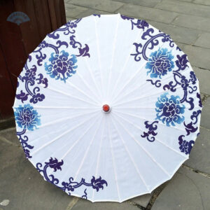 Ombrelle chinoise blanche et bleue, élégante décoration d'extérieur