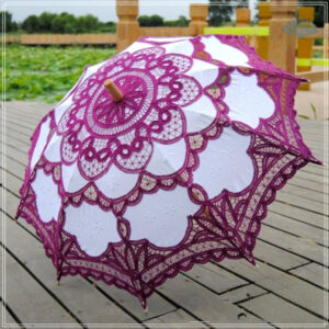 Ombrelle dentelle violette élégante pour une touche romantique